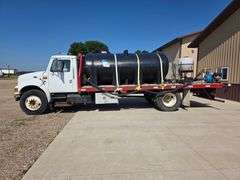 1999 International 4900 Truck with 2,350 Gallon Tank, 197,509 Miles, DT466E Engine, 6 Speed Plus Man