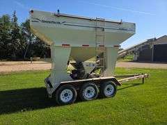 Unverferth Seed Runner 3750 Tri Axle Seed Tender, Honda 11hp Engine with Electric Start, 6” Conveyor