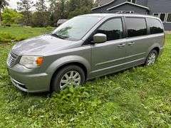 2014 Chrysler Town and Country Van, 140K Miles, Leather, DVD Player, 3.6L, 17” wheels, VIN:2C4RC1BG4