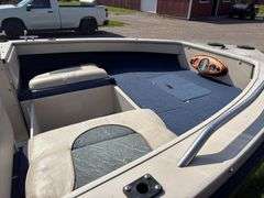 1999 Crestliner 1850 Sportfish Boat, 18.5’, Evinrude 150 Motor, Walkthru Windshield, Depth Finder, w