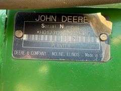 John Deere 1770 Conservation 24R30” Planter, 3 Bushel Boxes, (2) 200 Gallon Liquid Fertilizer Tanks 
