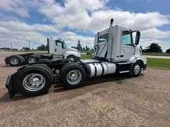 2015 Volvo VNL Daycab, D13 Engine with 425hp, 457,000 Miles, I Shift Transmission, 180” Wheelbase, A