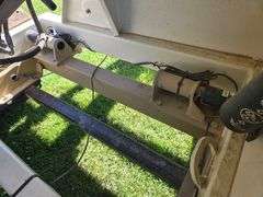 Unverferth Seed Runner 3750 Tri Axle Seed Tender, Honda 11hp Engine with Electric Start, 6” Conveyor
