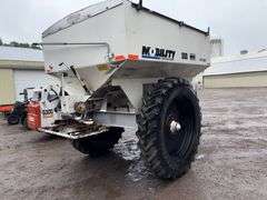 Mobility 800 Row Crop Fertilizer Spreader, Pull Type, 60’ Spread, 380/90R46 Singles, Adjustable Axle