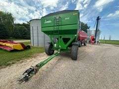 2010 Parker Model 605 Gravity Box, Lights, Brakes, Roll Tarp, 445/65R22.5 Tires on 10 Bolt Hubs, Fen