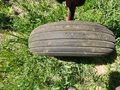 IHC 700 – 6 Bottom Plow, 6-18”, One Bottom is Broke Off, Selling As-Is. This Item is Located in Sout