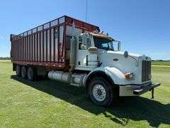 2007 Peterbilt 379 with 2014 Meyer 9128RT Forage Box, 114,980 Actual Miles, Air Lift Tax Axle with 3