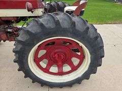 Farmall 460 Wide Front Gas Tractor, 15.5-38 Rears, 2pt Fast Hitch, 11L-15 Fronts, 540 PTO, Mid Hydra