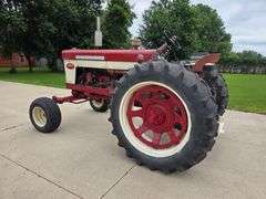Farmall 460 Wide Front Gas Tractor, 15.5-38 Rears, 2pt Fast Hitch, 11L-15 Fronts, 540 PTO, Mid Hydra
