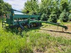 John Deere 1530 Drill on John Deere 1570 Cart, 20’ Minimum Till Drill with Markers, No Monitor, Has 