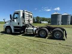 2015 Freightliner 125 Cascadia Semi Tractor, DD13 Detroit Engine @ 450hp, 219,415 Miles, Deleted, 10