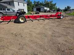 Industires America 825 – 10 Bale Wagon, Tricycle Front, 445/50R22.5 Rear Tires, 235-80R16 Fronts, Ex