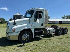 2015 Freightliner 125 Cascadia Semi Tractor, DD13 Detroit Engine @ 450hp, 219,415 Miles, Deleted, 10