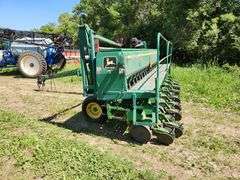 John Deere 1530 Drill on John Deere 1570 Cart, 20’ Minimum Till Drill with Markers, No Monitor, Has 