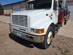 1999 International 4900 Truck with 2,350 Gallon Tank, 197,509 Miles, DT466E Engine, 6 Speed Plus Man