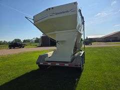 Unverferth Seed Runner 3750 Tri Axle Seed Tender, Honda 11hp Engine with Electric Start, 6” Conveyor