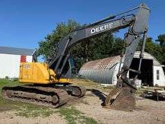 John Deere 225D LC Excavator, 7,340 Hours, 32” Tracks, 30” Bucket, Hydraulic Thumb, SN: 1FF225DXAA05