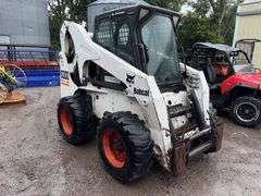Bobcat S300 Turbo Skidloader, 12-16.5 Tires, Power Bob-Tach, Aux Hyd, A/C, Gold Package, Hand and Fo