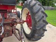 Farmall 460 Wide Front Gas Tractor, 15.5-38 Rears, 2pt Fast Hitch, 11L-15 Fronts, 540 PTO, Mid Hydra