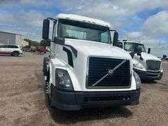 2015 Volvo VNL Daycab, D13 Engine with 425hp, 457,000 Miles, I Shift Transmission, 180” Wheelbase, A