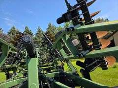 Wishek 862NT Tandem Disk, 30’, Rotary Scrapers, Approx 29” Front Blades, Approx 29” Rear Blades, 385