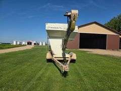 Unverferth Seed Runner 3750 Tri Axle Seed Tender, Honda 11hp Engine with Electric Start, 6” Conveyor