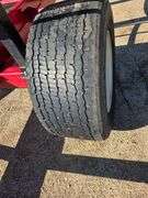 Industires America 825 – 10 Bale Wagon, Tricycle Front, 445/50R22.5 Rear Tires, 235-80R16 Fronts, Ex