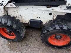Bobcat S300 Turbo Skidloader, 12-16.5 Tires, Power Bob-Tach, Aux Hyd, A/C, Gold Package, Hand and Fo
