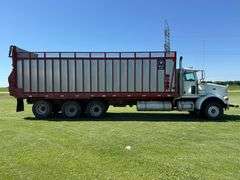 2007 Peterbilt 379 with 2014 Meyer 9128RT Forage Box, 114,980 Actual Miles, Air Lift Tax Axle with 3
