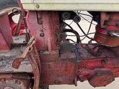 Farmall 460 Wide Front Gas Tractor, 15.5-38 Rears, 2pt Fast Hitch, 11L-15 Fronts, 540 PTO, Mid Hydra