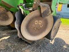 John Deere 1770 Conservation 24R30” Planter, 3 Bushel Boxes, (2) 200 Gallon Liquid Fertilizer Tanks 