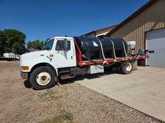 1999 International 4900 Truck with 2,350 Gallon Tank, 197,509 Miles, DT466E Engine, 6 Speed Plus Man