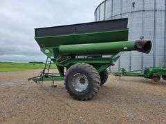 Brent by Unverferth 774 Grain Cart, Front Corner 17” Auger, Large 1000 PTO, 30.5L-32 Tires, Rear Lig