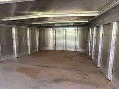 2001 Featherlite 6.7’ x 24’ Aluminum Gooseneck Livestock Trailer, Tandem Axle, 2 Dividers, Good Floo