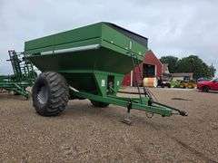 Brent by Unverferth 774 Grain Cart, Front Corner 17” Auger, Large 1000 PTO, 30.5L-32 Tires, Rear Lig