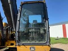 John Deere 225D LC Excavator, 7,340 Hours, 32” Tracks, 30” Bucket, Hydraulic Thumb, SN: 1FF225DXAA05