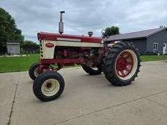 Farmall 460 Wide Front Gas Tractor, 15.5-38 Rears, 2pt Fast Hitch, 11L-15 Fronts, 540 PTO, Mid Hydra
