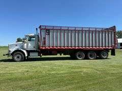 2007 Peterbilt 379 with 2014 Meyer 9128RT Forage Box, 114,980 Actual Miles, Air Lift Tax Axle with 3