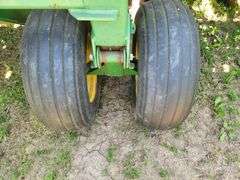 John Deere 1530 Drill on John Deere 1570 Cart, 20’ Minimum Till Drill with Markers, No Monitor, Has 
