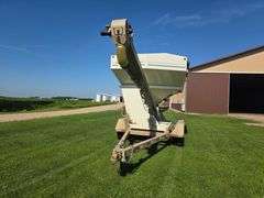 Unverferth Seed Runner 3750 Tri Axle Seed Tender, Honda 11hp Engine with Electric Start, 6” Conveyor