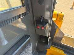 Gehl 4835 SXT Turbo Skid Loader, 985 Hours, Radio, Heat, Auxiliary Hydraulics, Quick Attach, New Buc