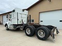 2006 International 9200i Semi with Sleeper, 665,108 Miles, Cumins ISX 15 Engine, 10 Speed Transmissi