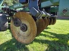 Wishek 862NT Tandem Disk, 30’, Rotary Scrapers, Approx 29” Front Blades, Approx 29” Rear Blades, 385