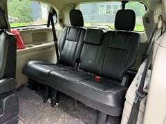 2014 Chrysler Town and Country Van, 140K Miles, Leather, DVD Player, 3.6L, 17” wheels, VIN:2C4RC1BG4