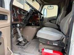 2006 International 9200i Semi with Sleeper, 665,108 Miles, Cumins ISX 15 Engine, 10 Speed Transmissi