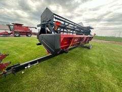 2003 IH Model 1020 Bean Head, 25’, Comes with Custom Built Trailer Specifically Made for the Head
