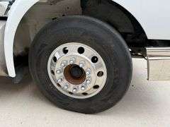 2006 International 9200i Semi with Sleeper, 665,108 Miles, Cumins ISX 15 Engine, 10 Speed Transmissi