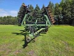 Wishek 862NT Tandem Disk, 30’, Rotary Scrapers, Approx 29” Front Blades, Approx 29” Rear Blades, 385
