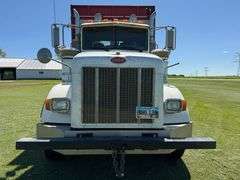 2007 Peterbilt 379 with 2014 Meyer 9128RT Forage Box, 114,980 Actual Miles, Air Lift Tax Axle with 3