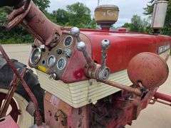Farmall 460 Wide Front Gas Tractor, 15.5-38 Rears, 2pt Fast Hitch, 11L-15 Fronts, 540 PTO, Mid Hydra